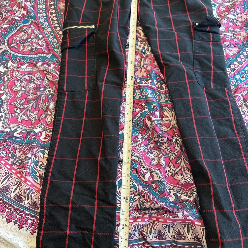 Hot Topic Black and Red Cargo Pants - Picture 5 of 7